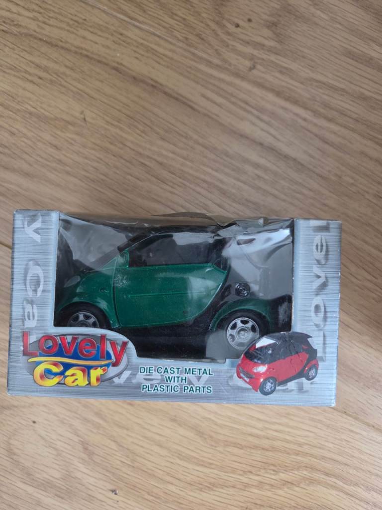 Die Cast Metal "Lovely Car" Toy - Green Smart Car Model