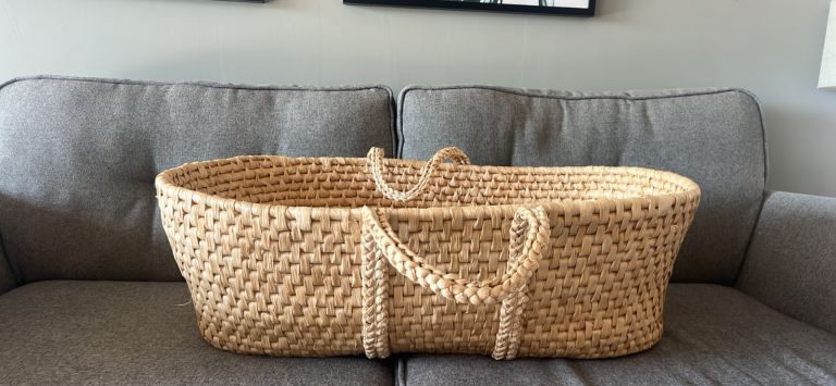 Woven Moses Basket – Natural Seagrass/Palm