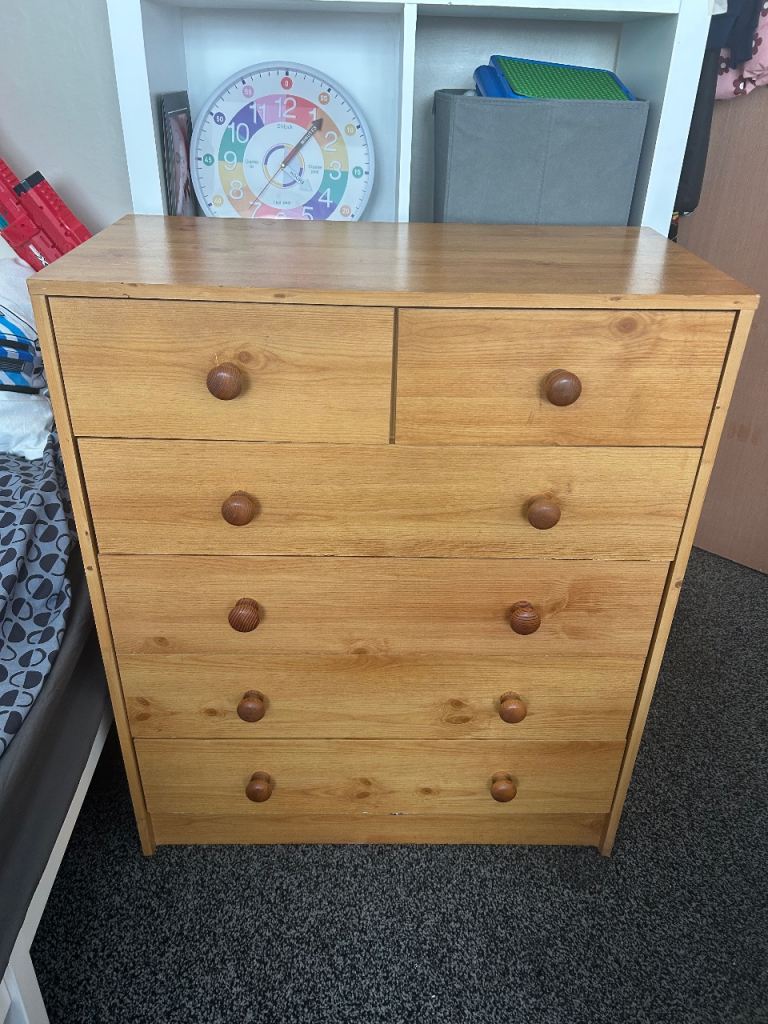 Wooden Chest of Drawers with 5 Drawers – Good Condition