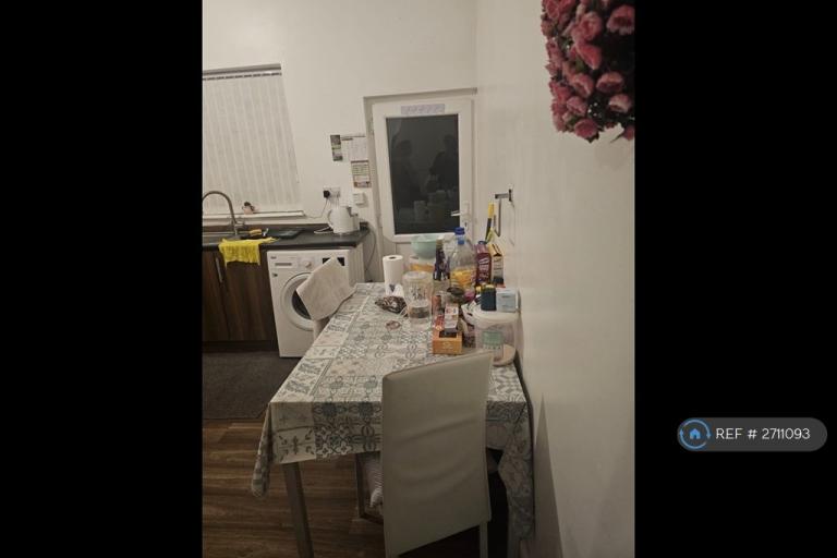 2 bedroom house in Cateaton Street, Bury, BL9 (2 bed) (#2711093)