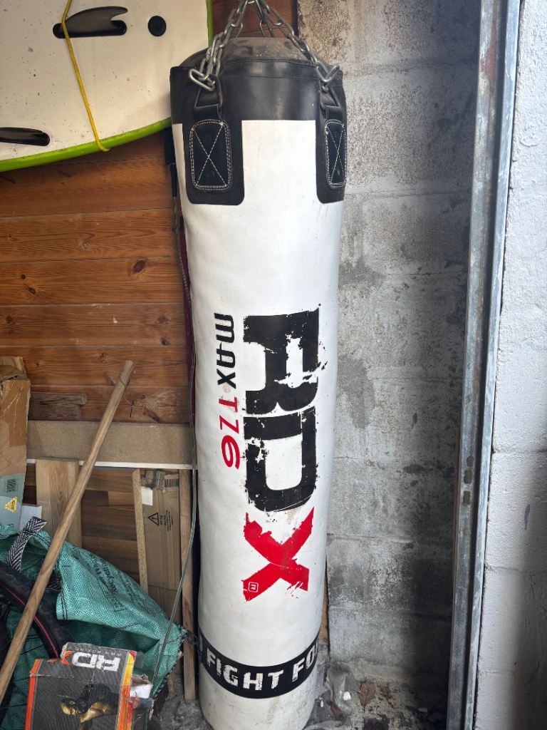 RDX MAX176 Boxing Punch Bag  and Wall Bracket– Good Condition