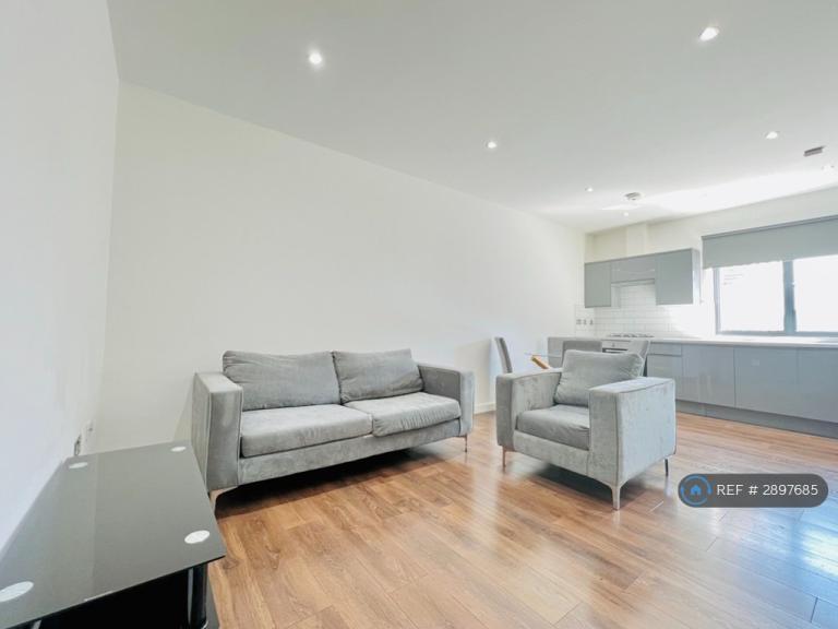 Studio flat in Witham Road, London, W13 (#2897685)
