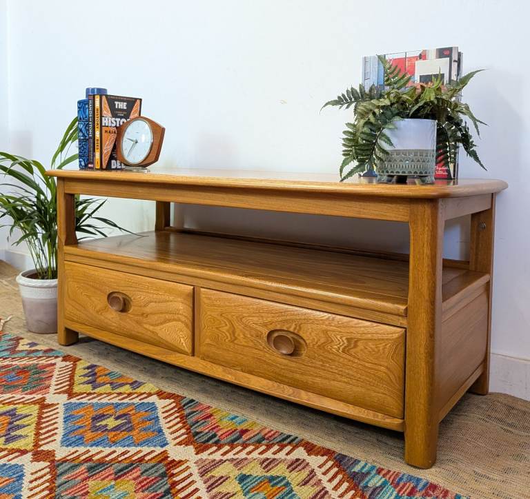 Ercol Media TV Sideboard Coffee Table Model 1078 Lt Finish Clean