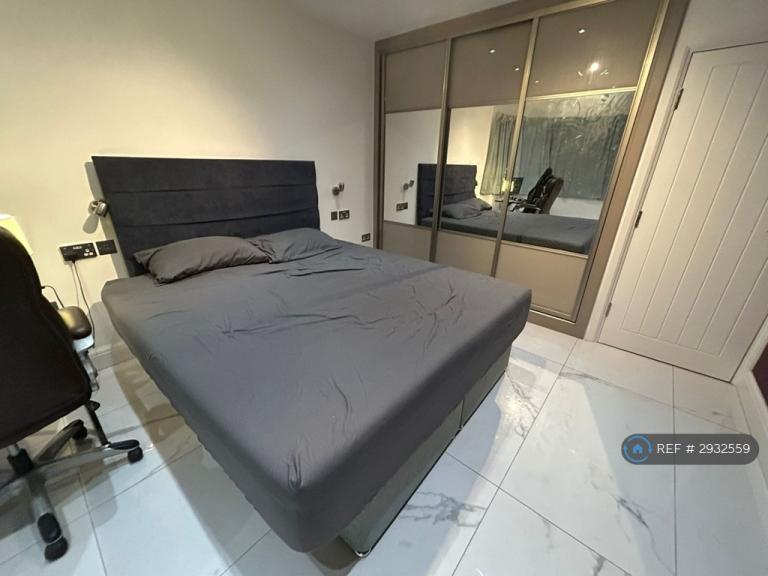 1 bedroom in Greencroft Avenue, Ruislip, HA4 (#2932559)