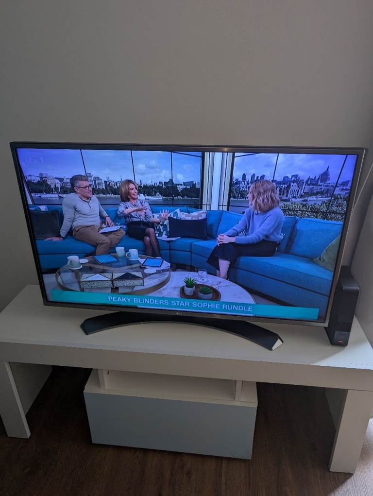 LG 43 inch 4k UHD smart TV with magic remote