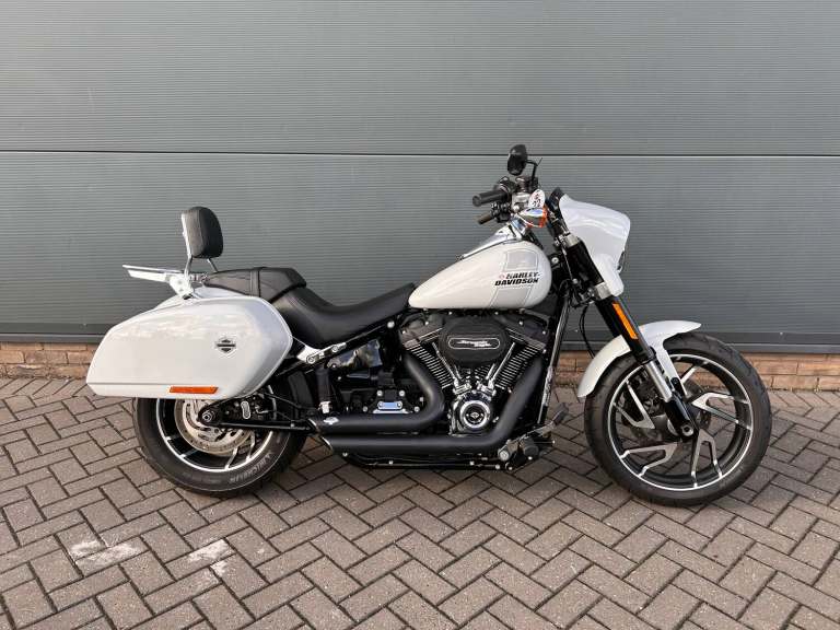 2021 Harley-Davidson SOFTAIL SPORT GLIDE FLSB Vivid Black (21MY) HD Softail PETROL Manual