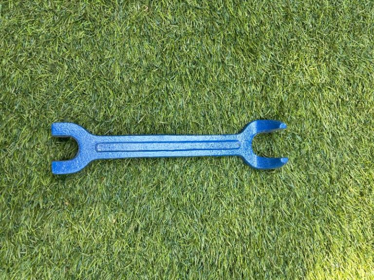 Blue Metal Basin Spanner Wrench – Good Condition