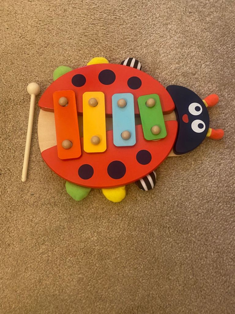 Toy xylophone 