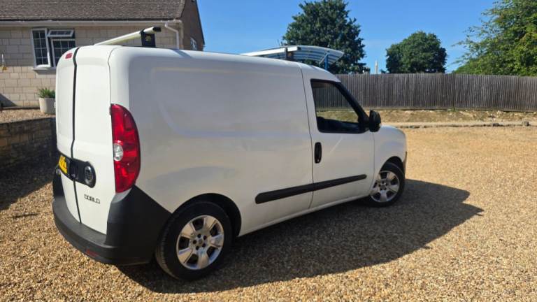 Fiat, DOBLO, Panel Van, 2013, Manual, WINDOW CLEANING set up.