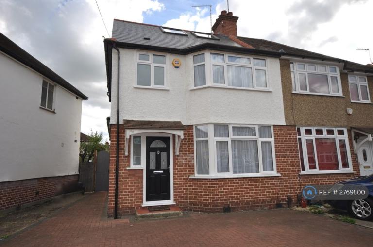 4 bedroom house in Dellfield Crescent, Uxbridge, UB8 (4 bed) (#2769800)