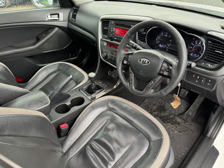 2012 Kia Optima 1.7 CRDi 2 Luxe 4dr Pan Roof Loaded* SALOON Diesel Manual