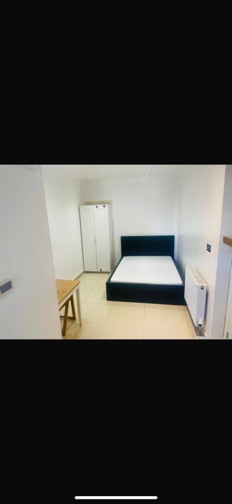 1 bedroom 1 bathroom studio