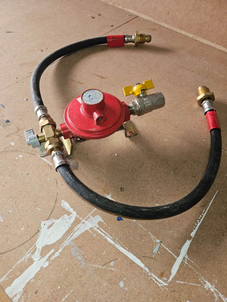 Gas bottle connector 