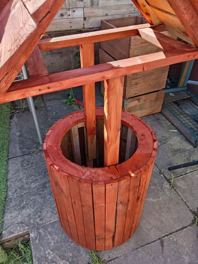 Wooden Garden Wishing Well Planter