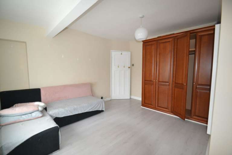1 bedroom flat in Langdale, Greenford