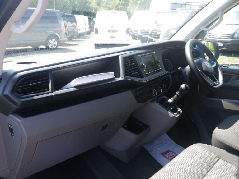 VOLKSWAGEN TRANSPORTER T32 2.0 TDI 150 Highline LWB KOMBI 2024