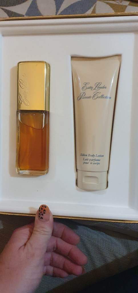 Private collection gift set 50ml perfume & 100ml body lotion