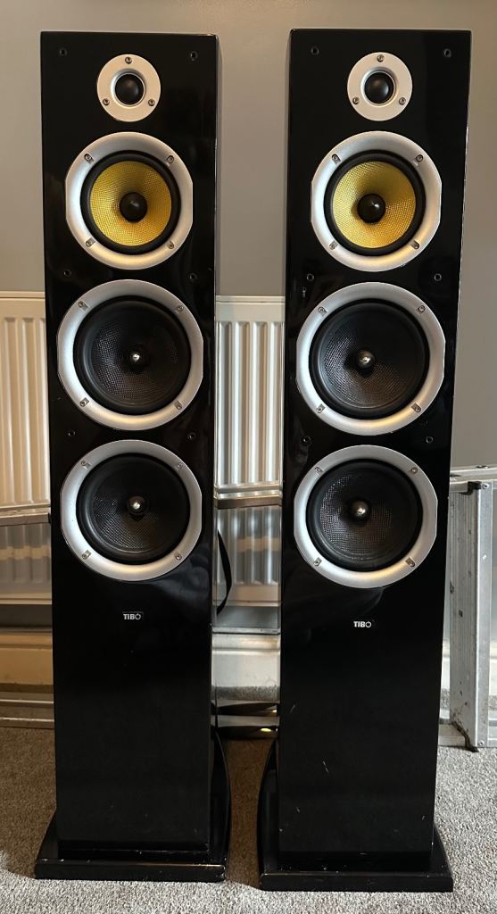 Bowers & Wilkins speakers (TIBO)