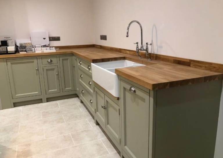 Real Oak Wooden Work Surfaces | Durable Kitchen & Breakfast Bar Worktops | 22mm & 40mm Thick