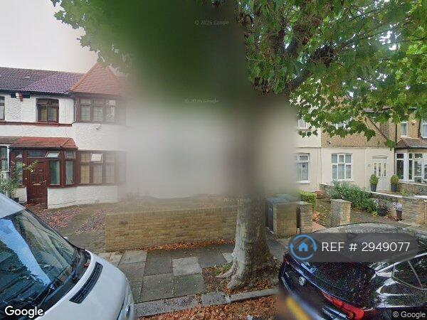 1 bedroom in Kenwood Road, London, N9 (#2949077)