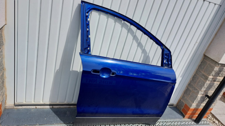 2015 Ford Kuga Titanium Front driver door deep impact blue damaged 