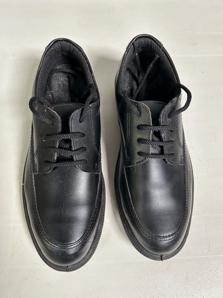 Men’s size 8 Safety Shoes