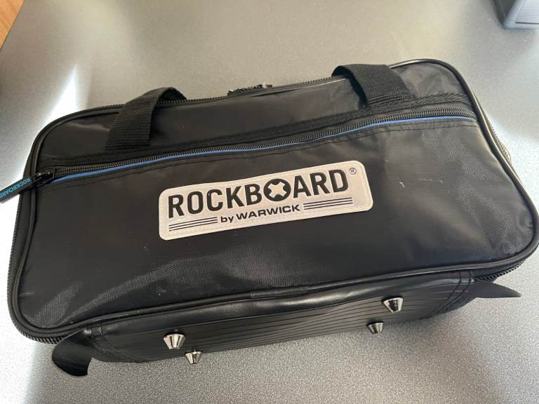 Effects board. Rockboard 2.0 Duo by Warwick.