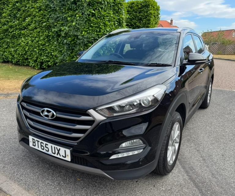 2015 (65) HYUNDAI TUCSON 1.7 CRDi SE BLUEDRIVE LONG MOT FSH 11 STAMPS! STUNNING!
