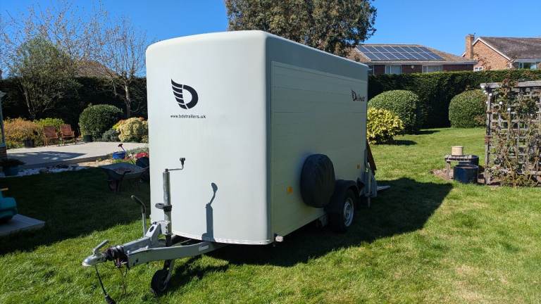 DEBON BOX VAN TRAILER C300