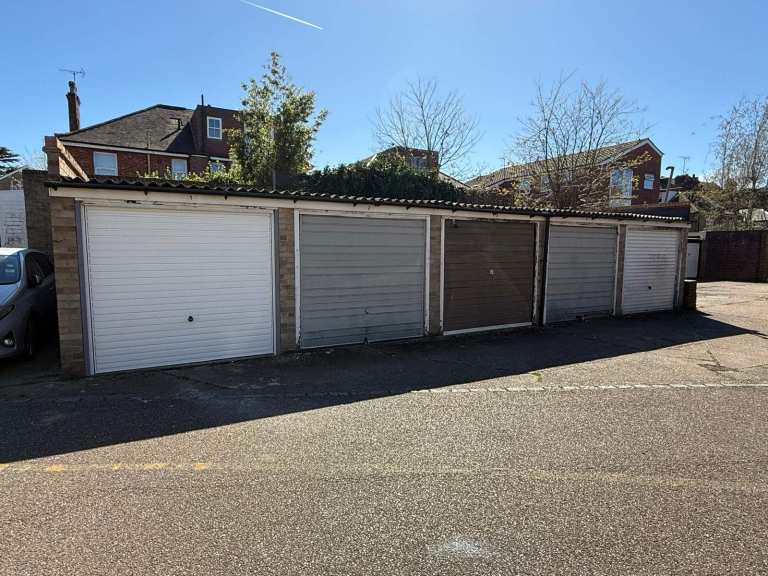 Garage to Rent at Remenham Court, Carlisle Close, Kingston, KT2 7AU