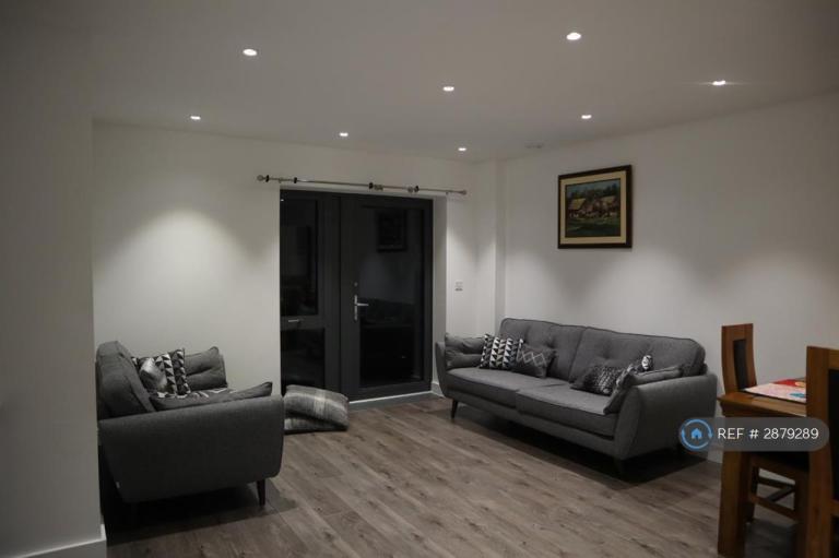 2 bedroom flat in Canaletto Court, London, NW10 (2 bed) (#2879289)