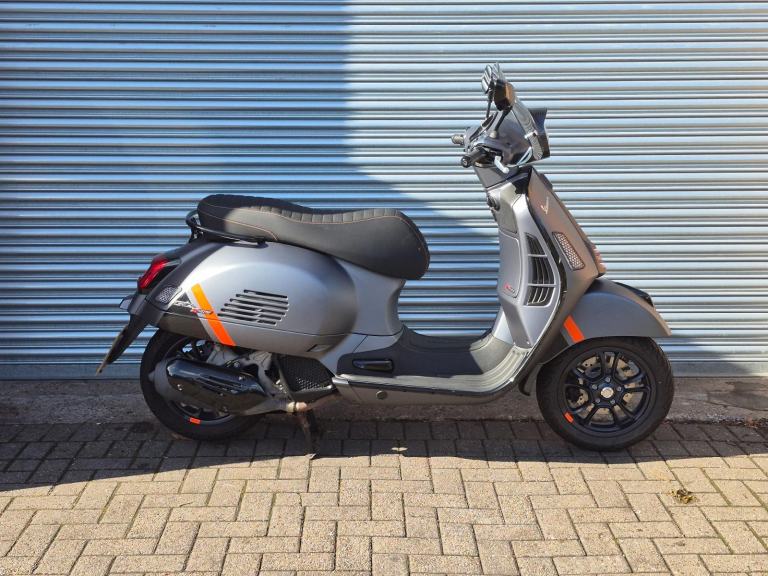 Piaggio Vespa GTS 125 SuperSport