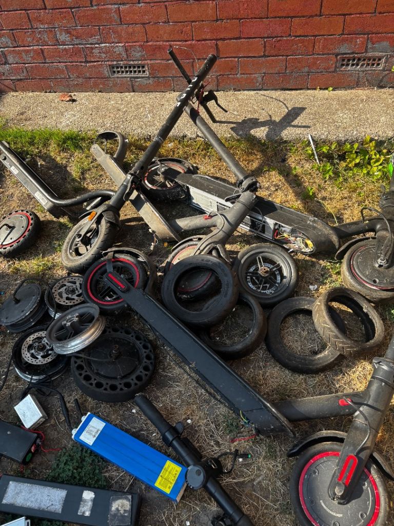 job lot e scooters battery’s controllers wheels 