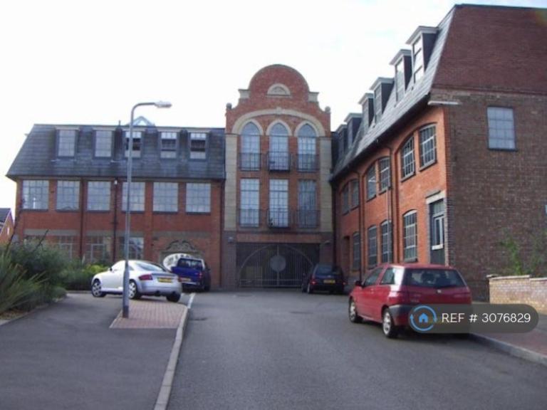 2 bedroom flat in Brockton Street, Northampton, NN2 (2 bed) (#3076829)