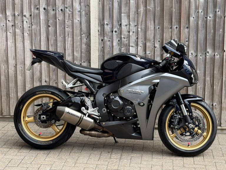 HONDA CBR 1000 RR FIREBLADE 2010 (60) SUPER SPORT + AKRAPOVIC