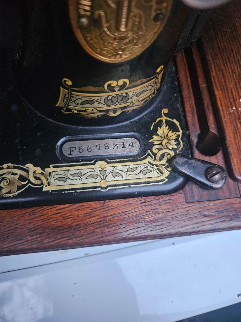 Singer Sewing Machine