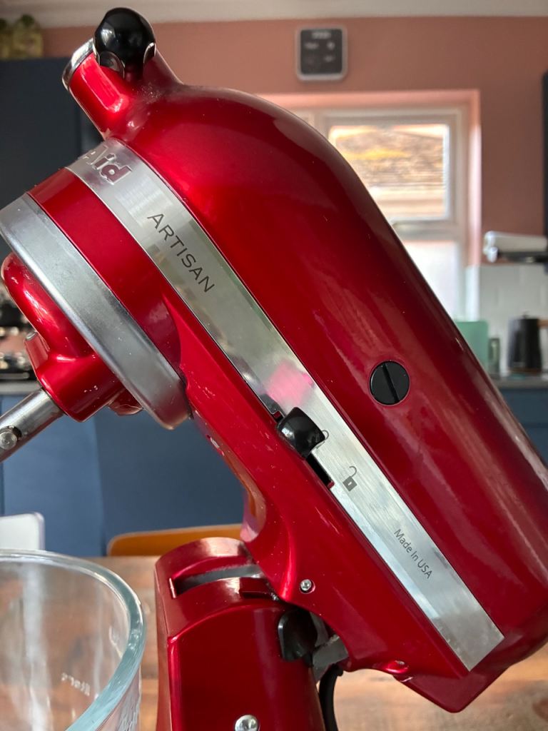 KitchenAid 4.7 L Artisan Stand Mixer – Red, Excellent Condition