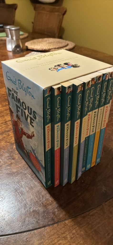 Enid Blyton "Famous Five" books 1-10
