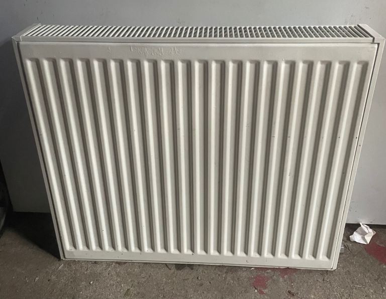 Double radiator with grill top 