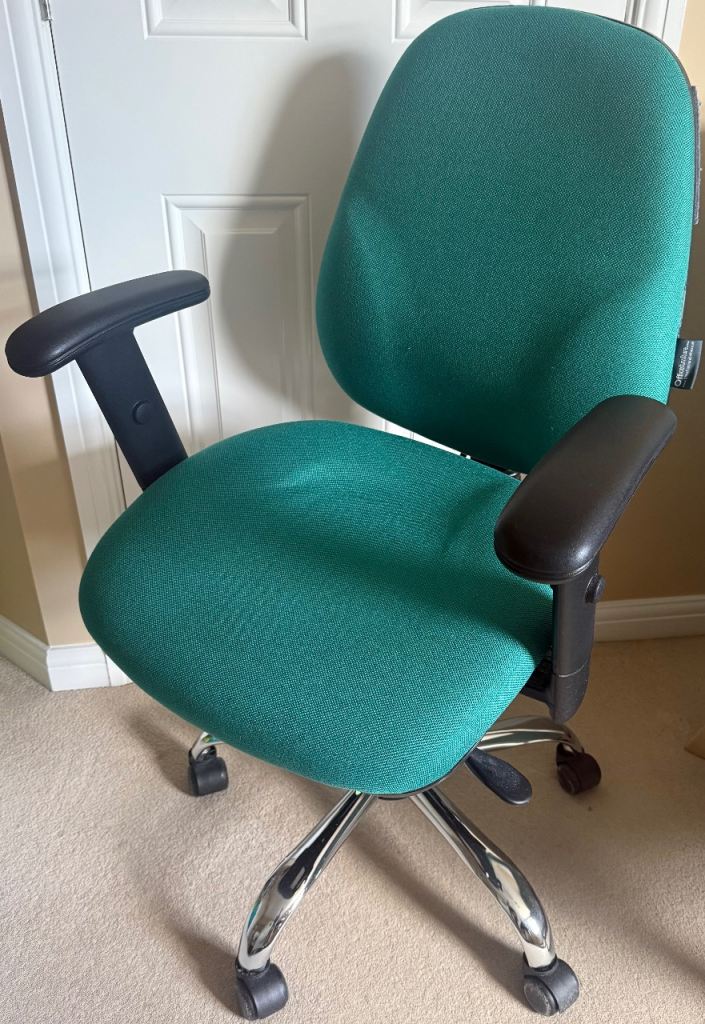 Green Office Chair with Adjustable Arms