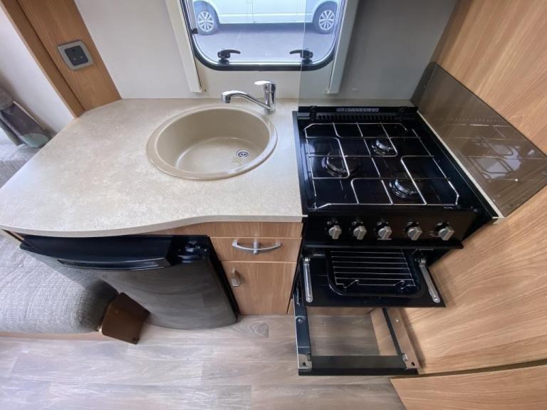 2014 SWIFT FREESTYLE SE S2 TOURING CARAVAN