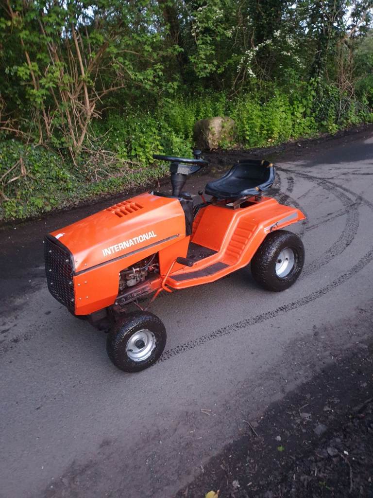 Ride on tractor