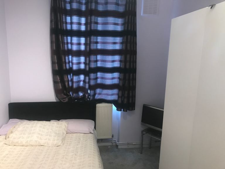 Hackney Large double room inclusive £800