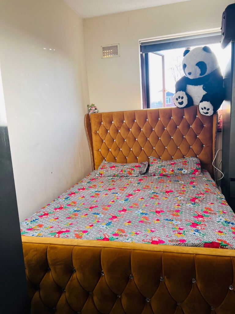 two rooms for rent in shared house 