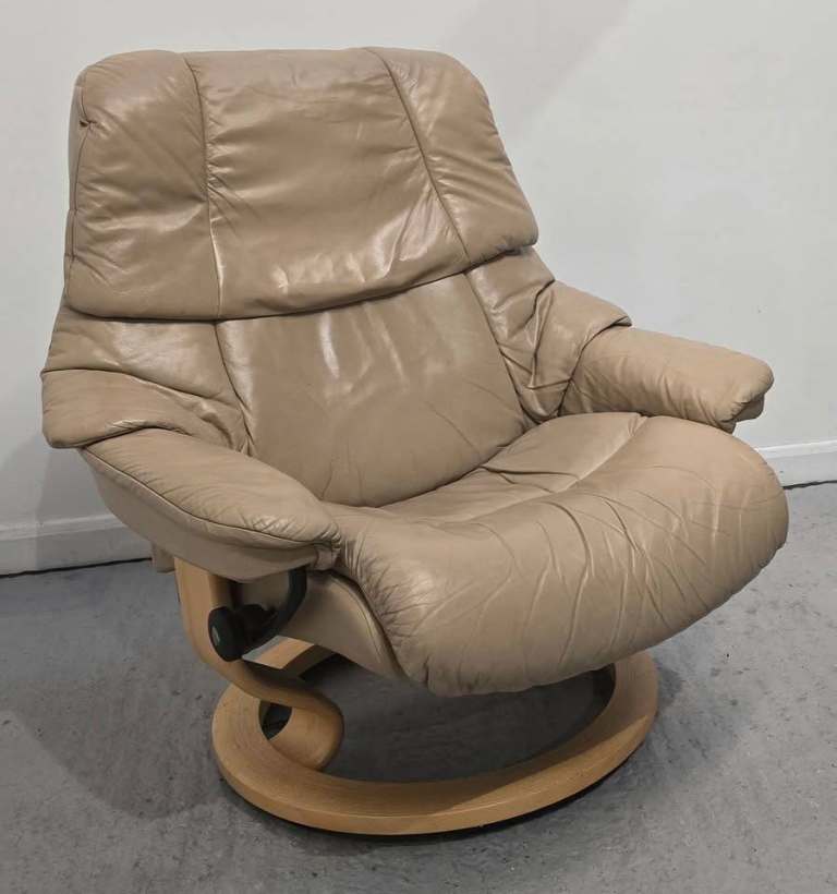 image for Ekornes Stressless Leather Recliner Chair Beige 52252