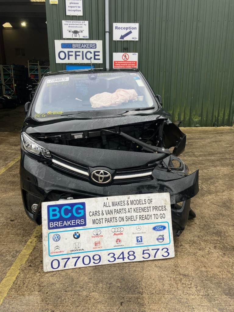 2023 toyota pro ace verso mini bus parts breaking 