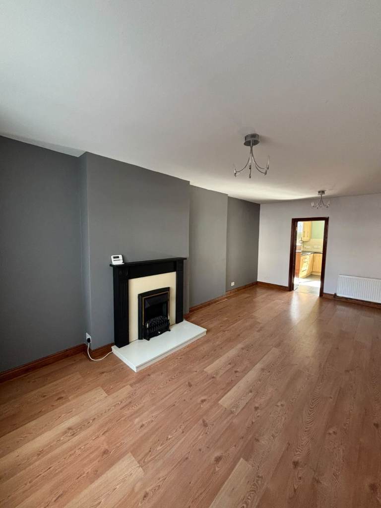2 bedroom unfurnished house to rent 