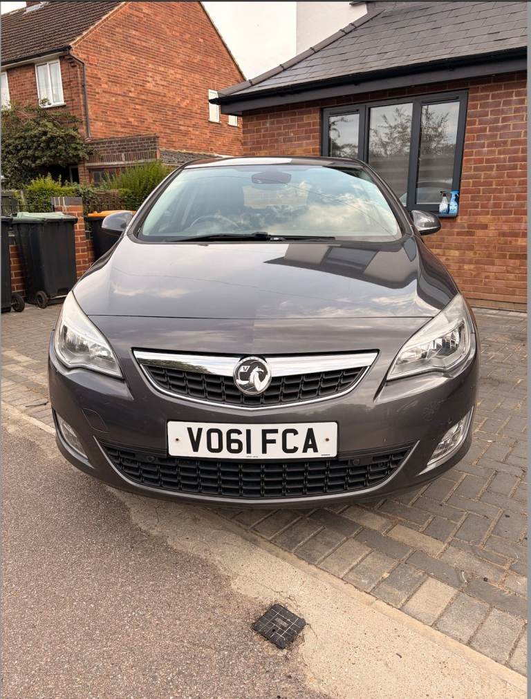 Vauxhall Astra Elite CDTI Hatchback, 2011, 1956cc, Automatic, diesel, 5 doors