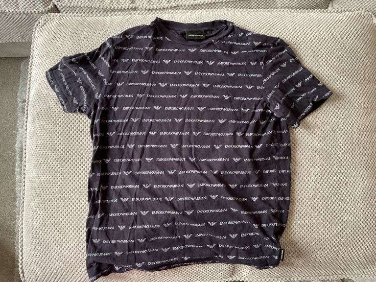 Armani t.shirt