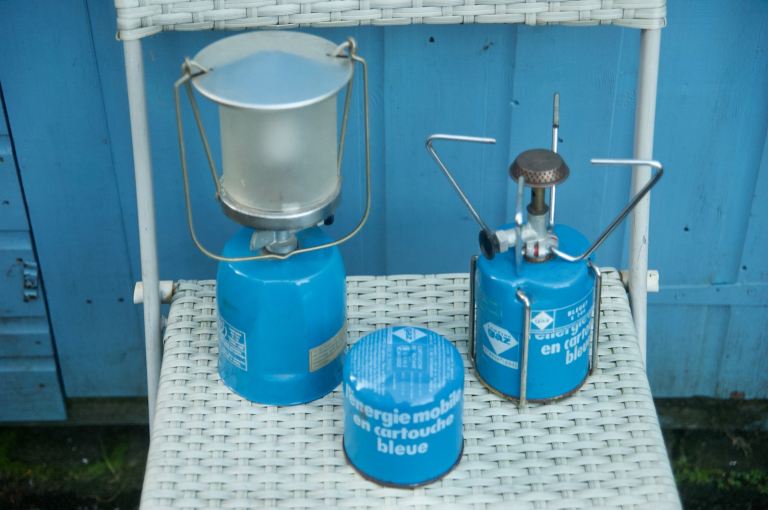 CAMPING STOVE WITH CAMPING LAMP